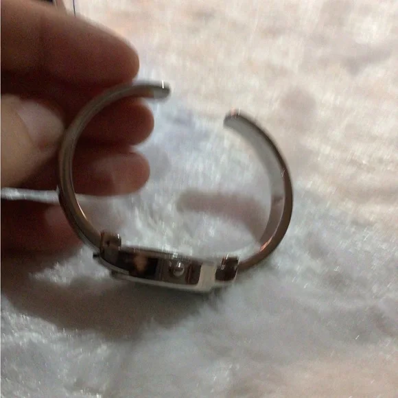 Guragian angel motif cuff watch by Avon - Picture 4 of 5